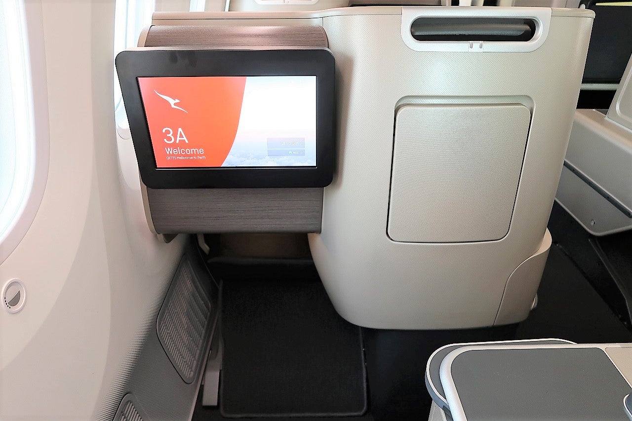 Review: Qantas (787-9) Business Class From Melbourne to Perth