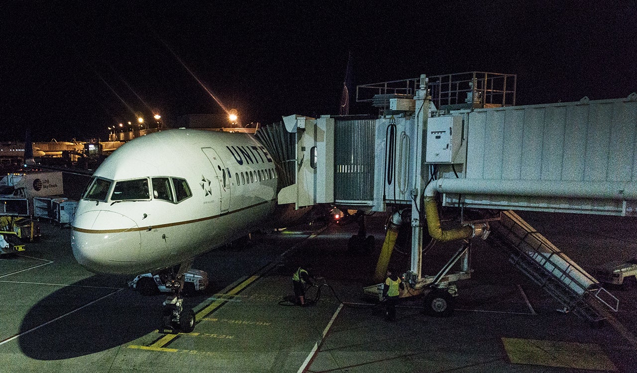 SEA-to-EWR-United-Economy plane ftr