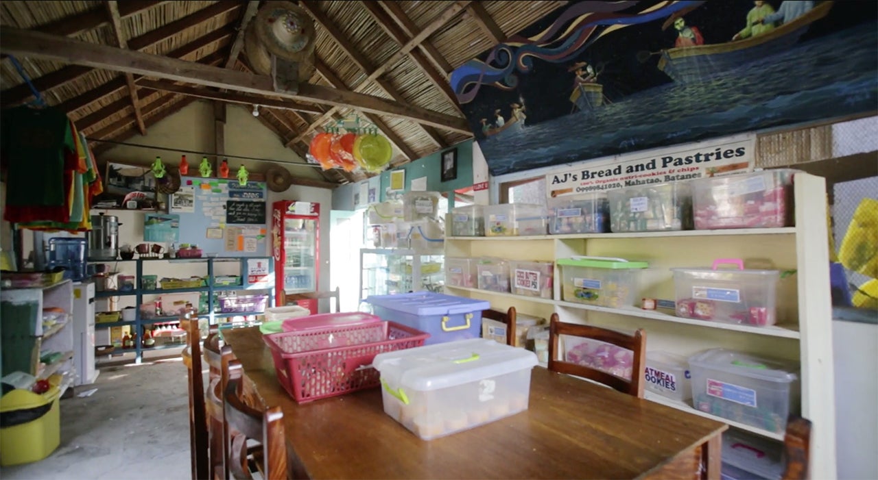This Cafe In The Philippines Relies On The Honor System For Payment