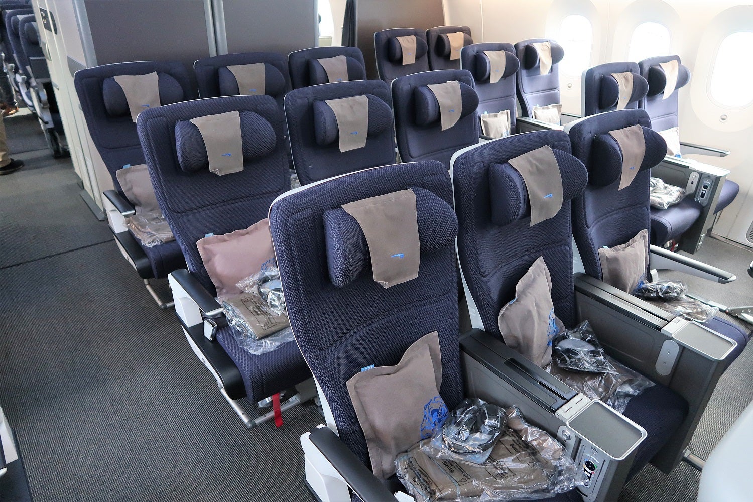 British Airways PE World Traveller Plus - 787-9 cabin