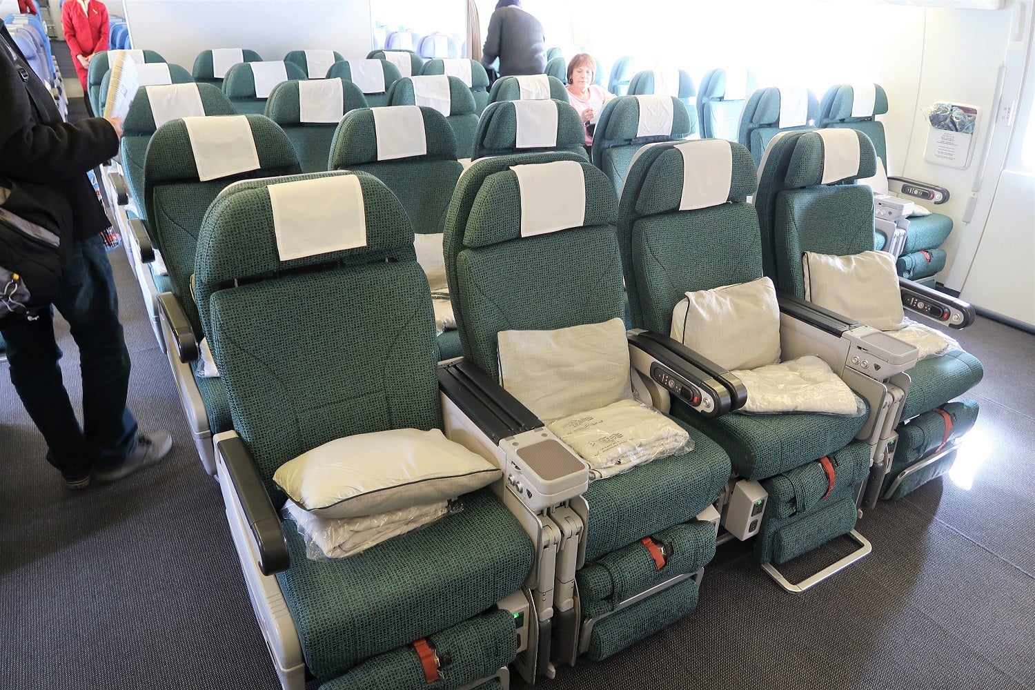 Cathay Pacific premium economy - 777 feature