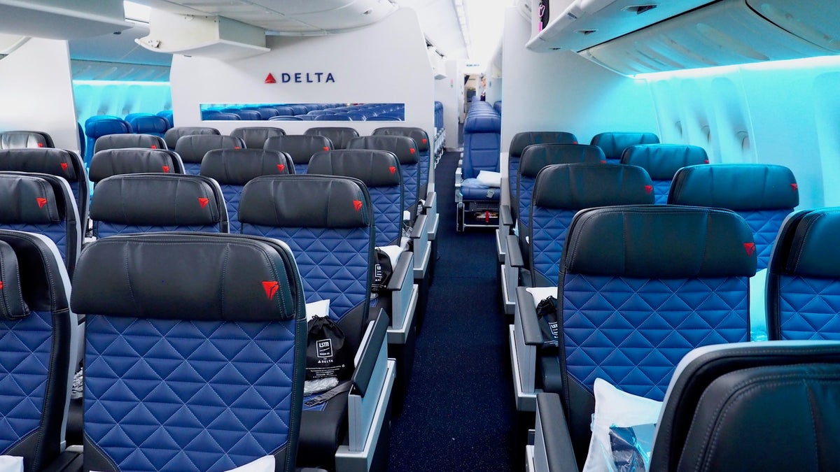 Review: Delta Premium Select on the First Retrofitted 777 - The Points Guy