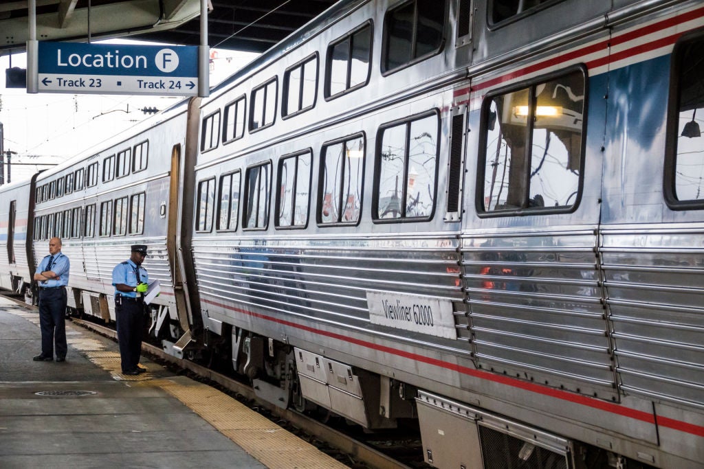 Washington DC, Union Station, Amtrak, Viewliner 62000, crew members platform