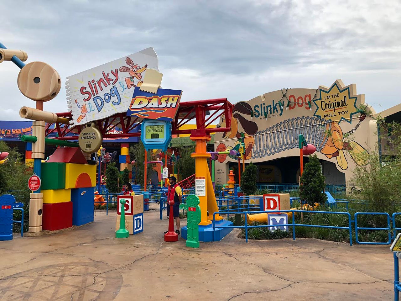 toy story land logo