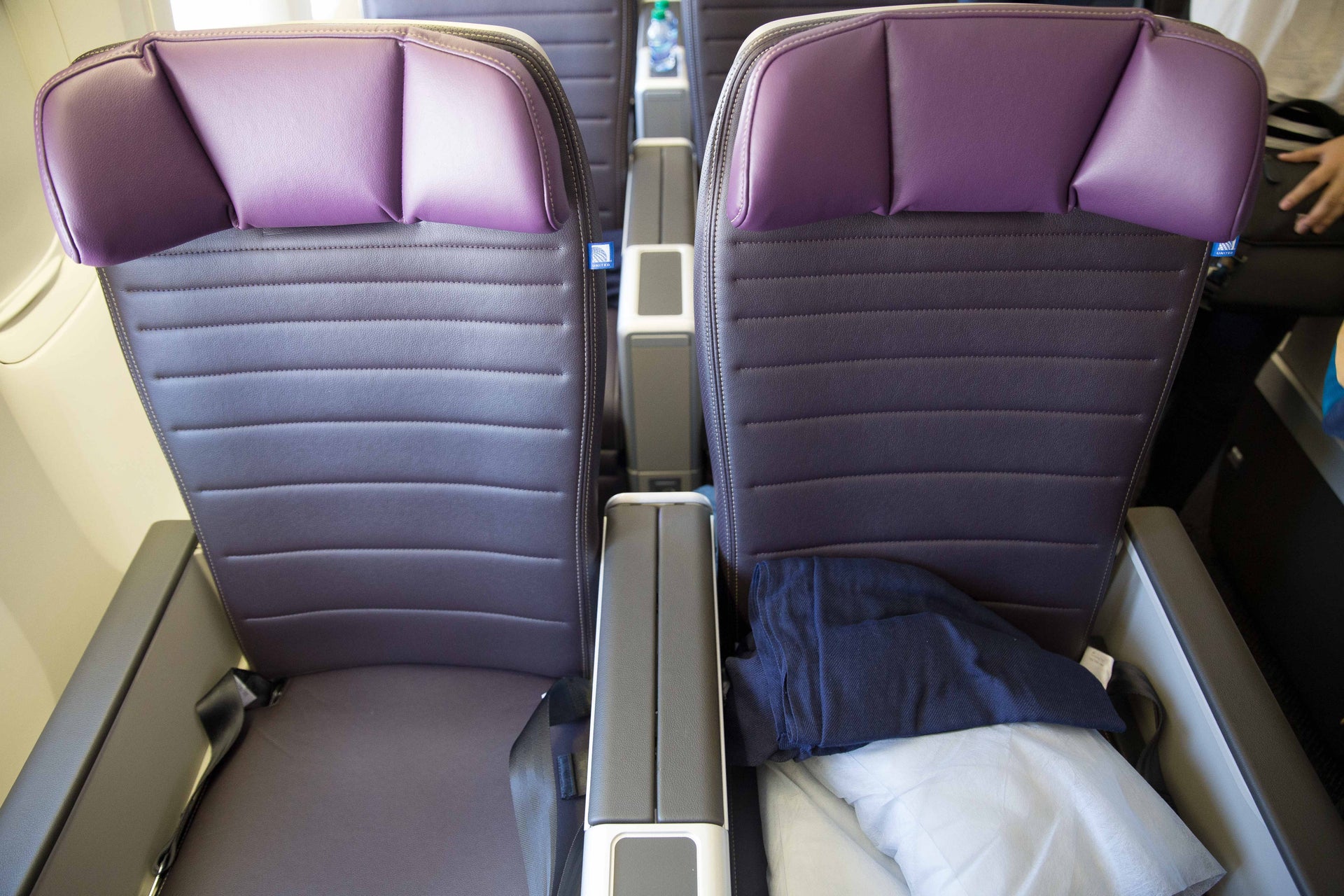 Review: United's New Premium Plus Seat on the 777-200 - The Points Guy