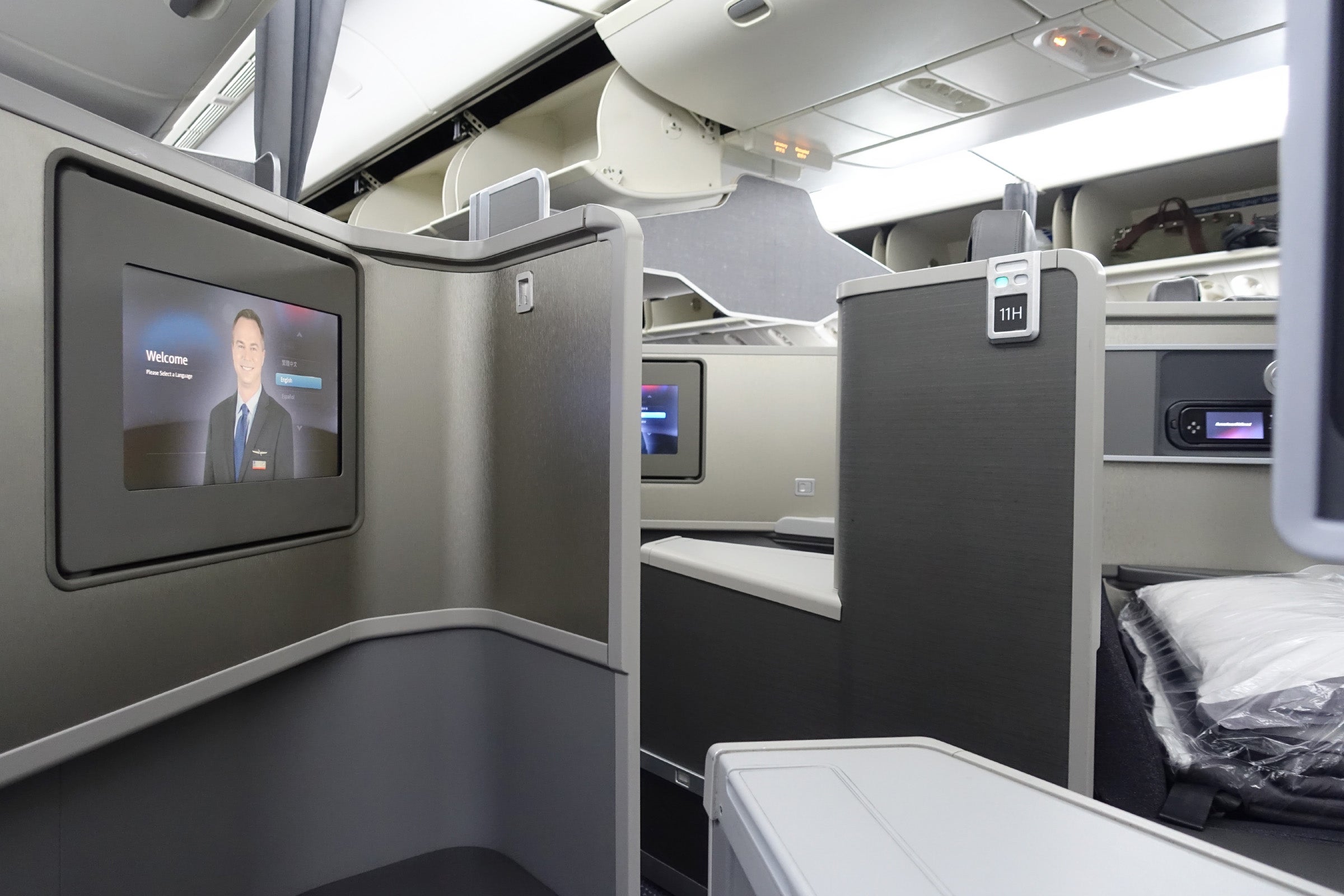 AA 777-200 Business Class Review ZH