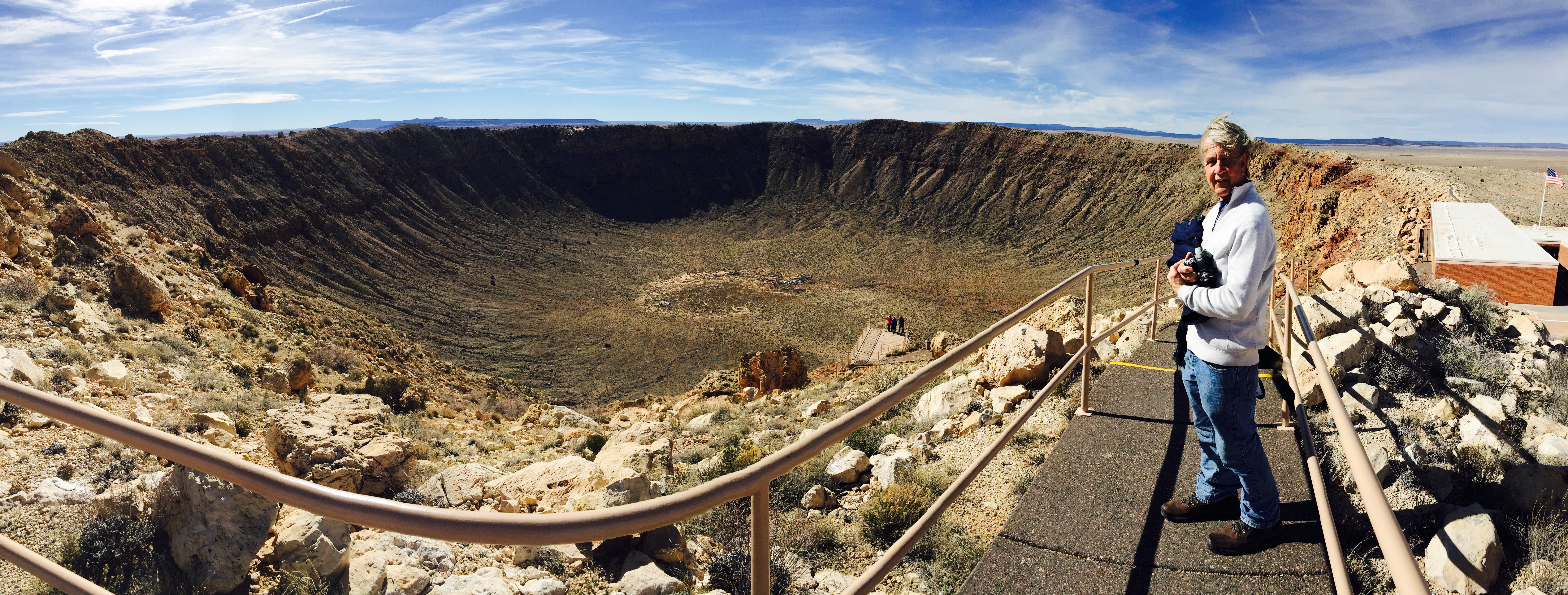 are dogs allowed in privately held meteor crater arizona