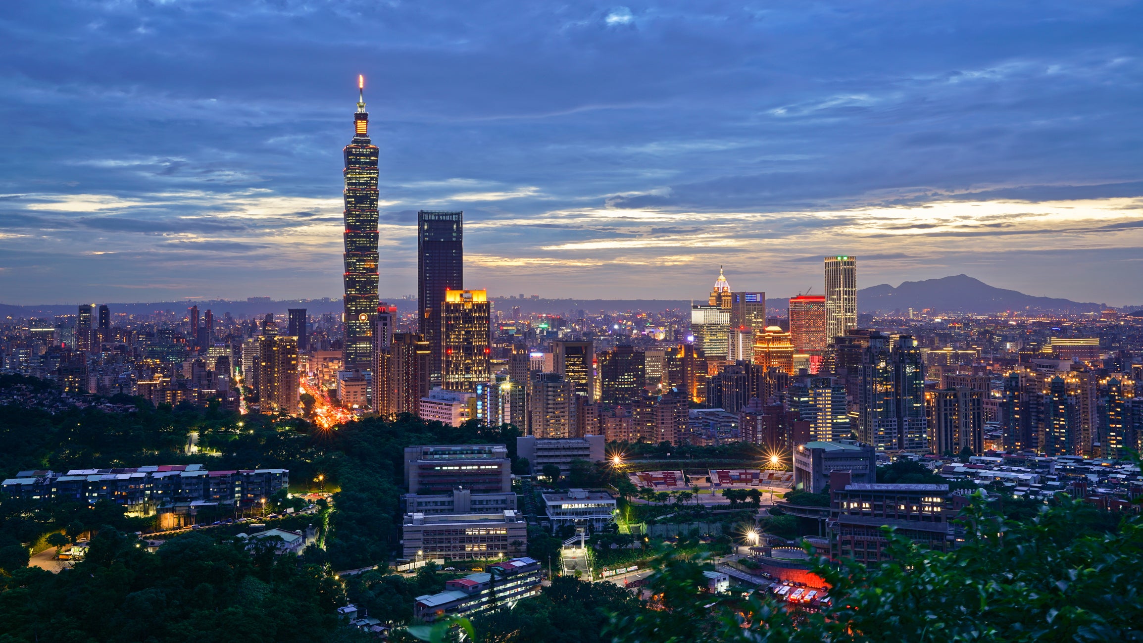 the sunset view of Taipei city