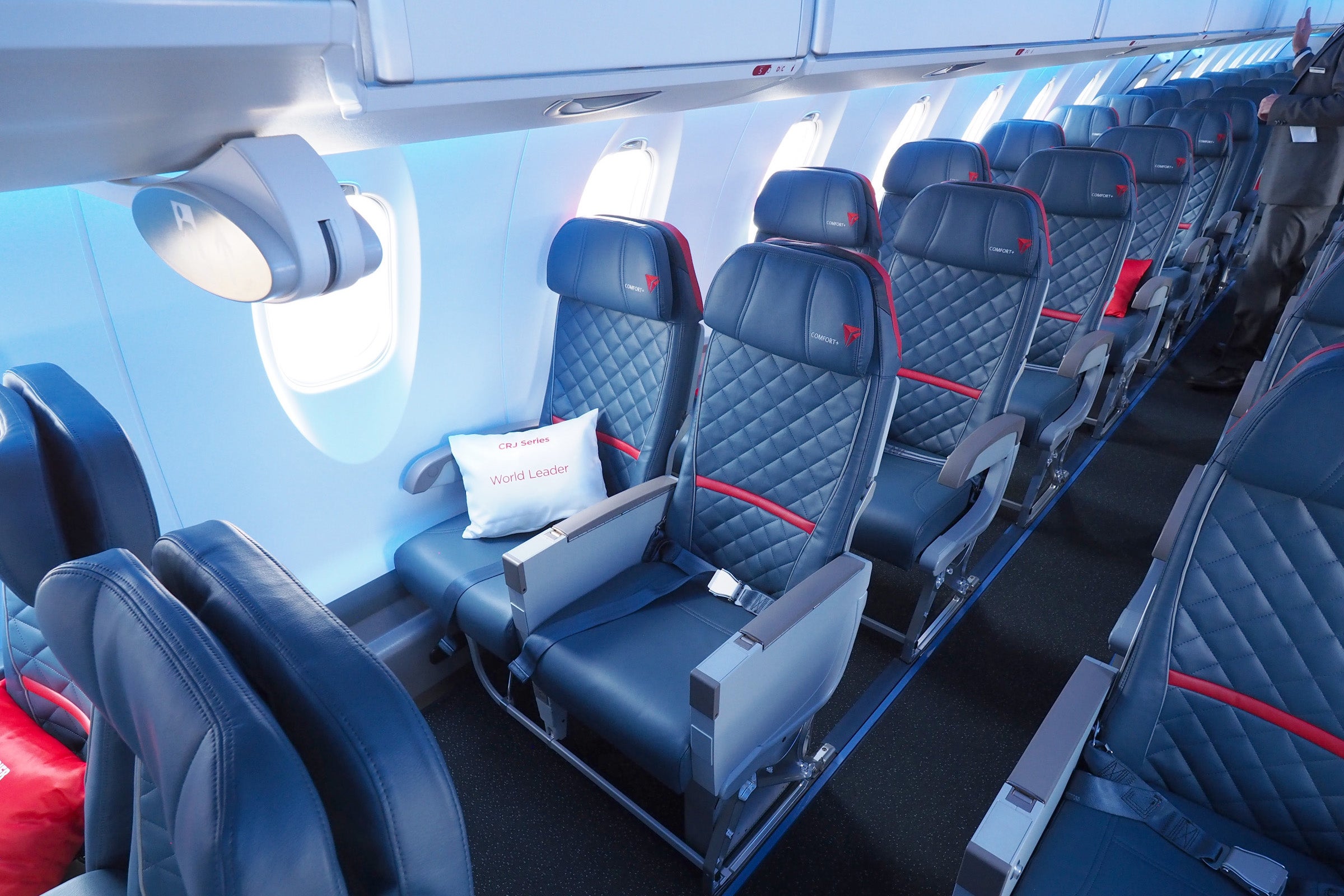 Delta CRJ900 Atmosphere Tour