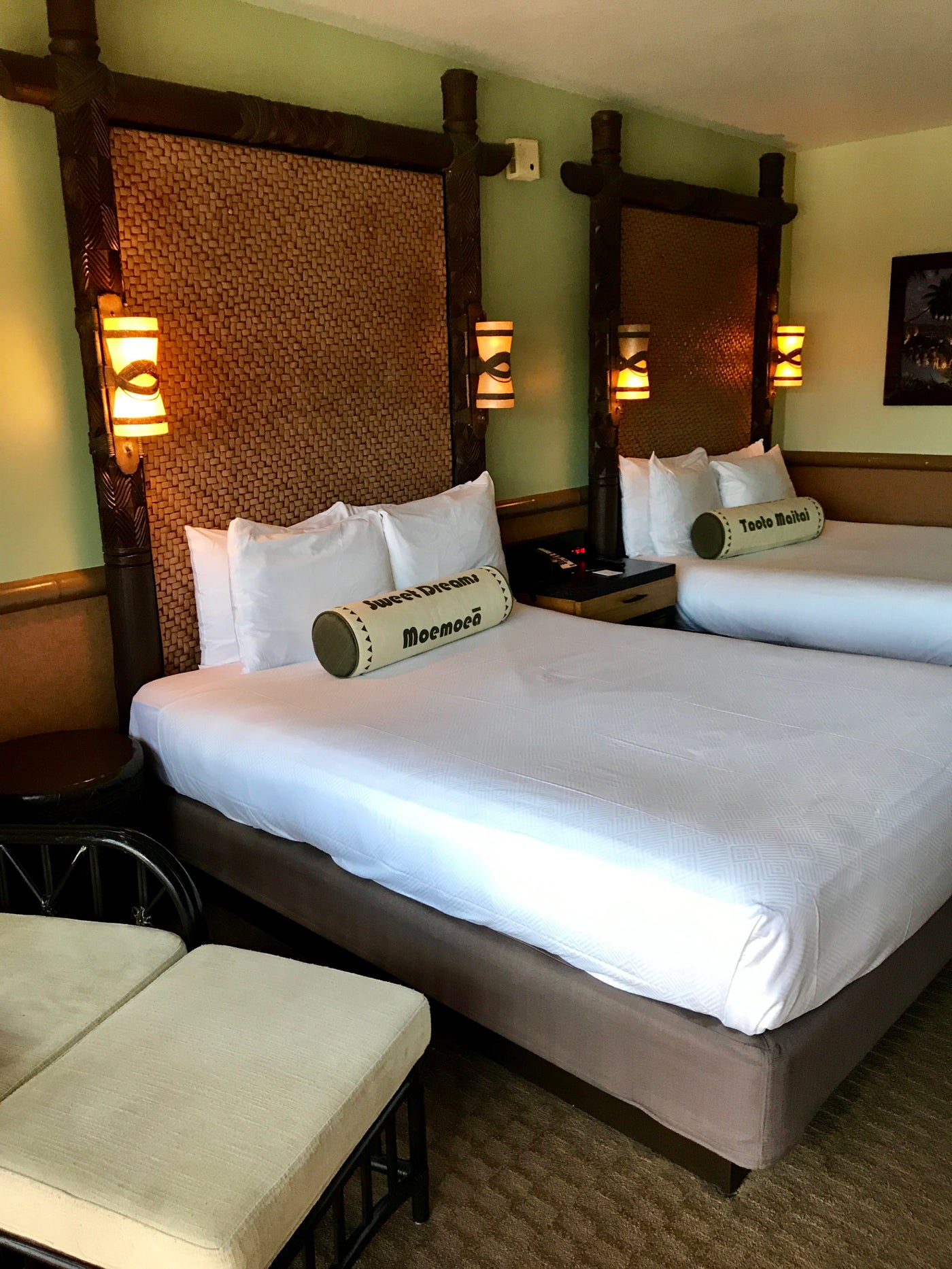 Comparing Disney's Polynesian Standard Rooms and Deluxe Studios