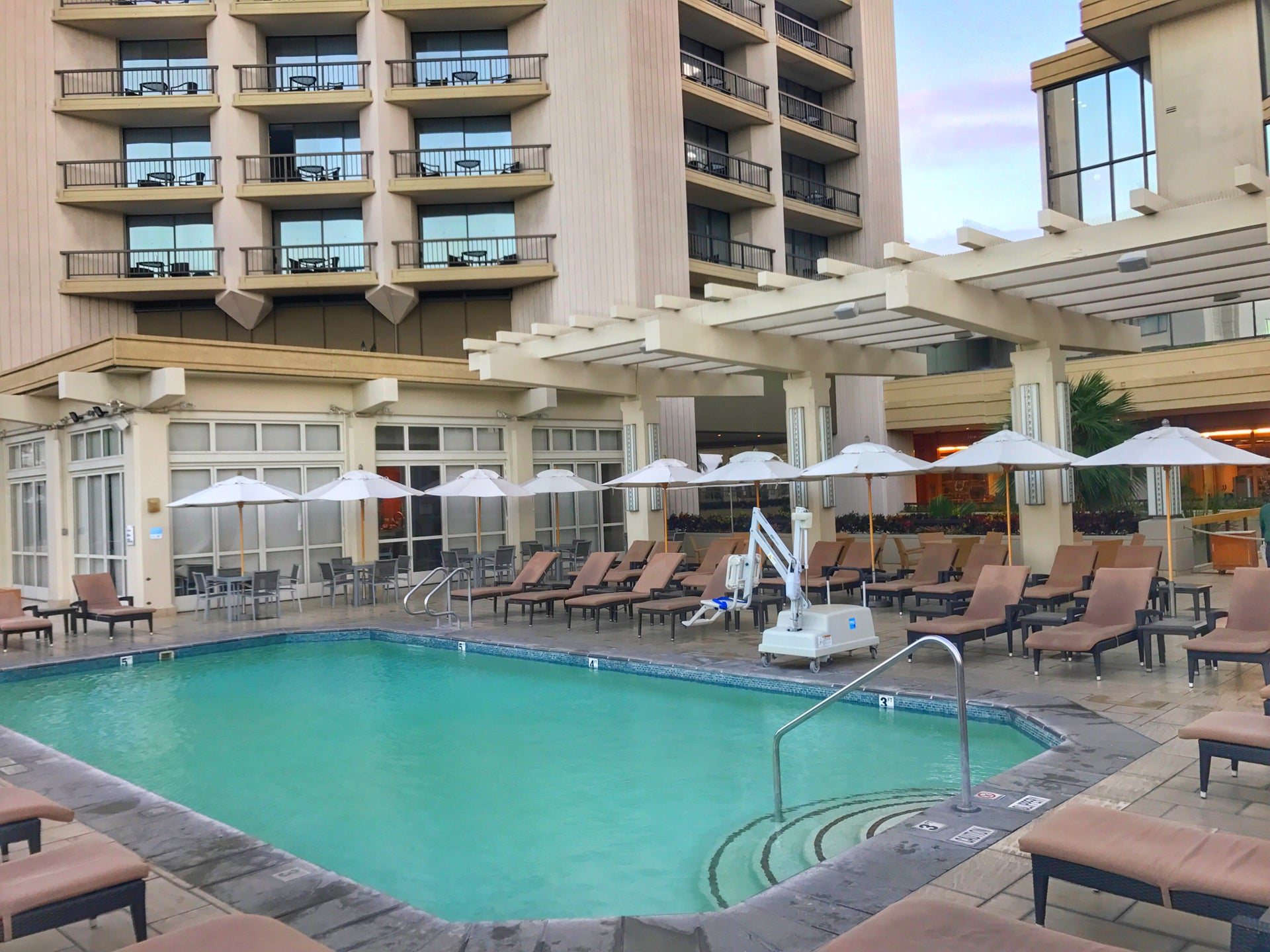 Review of the Hyatt Regency Waikiki Resort - The Points Guy