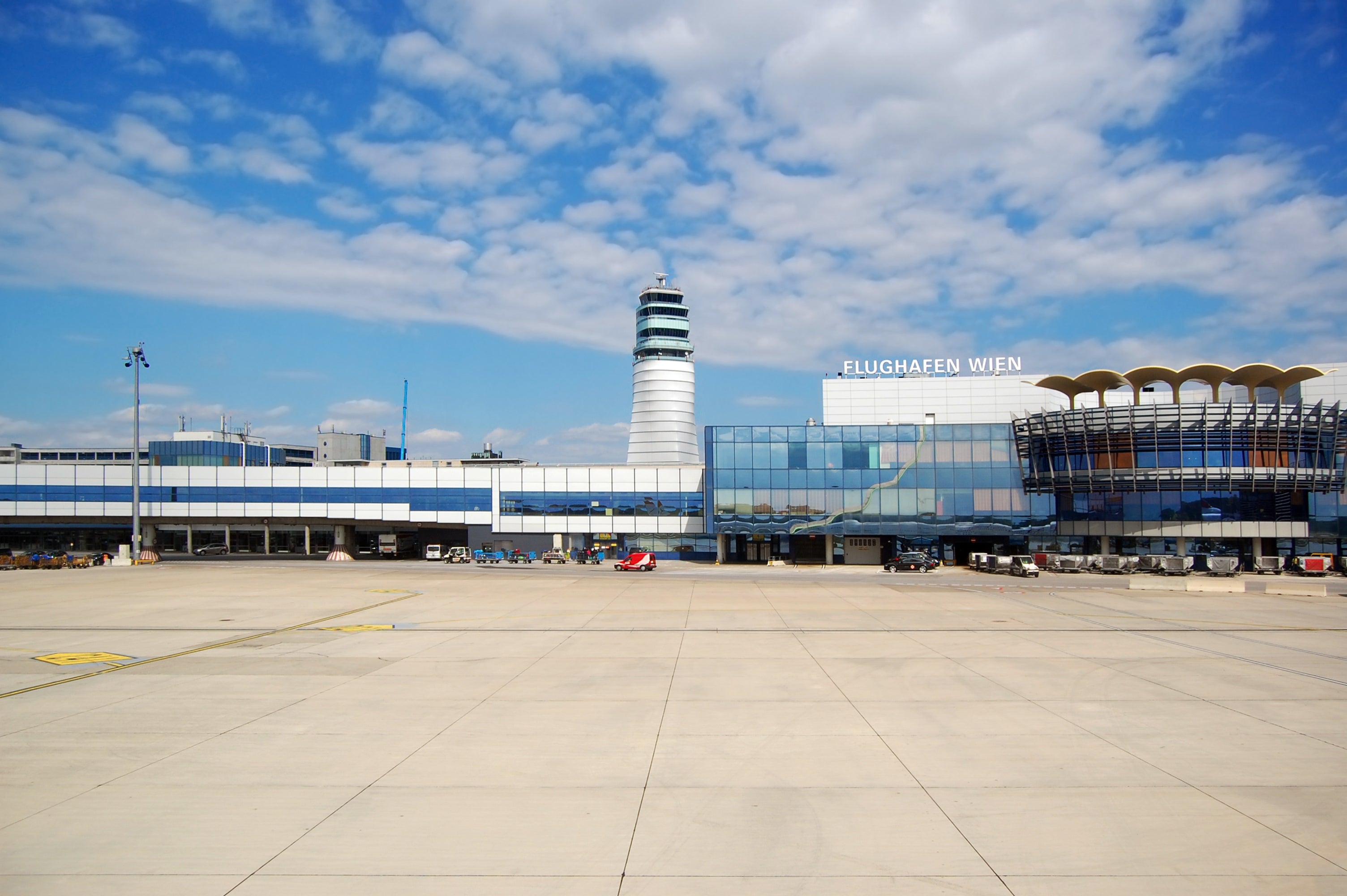 Passenger Tries to Bring a WWII Shell Through Vienna Airport