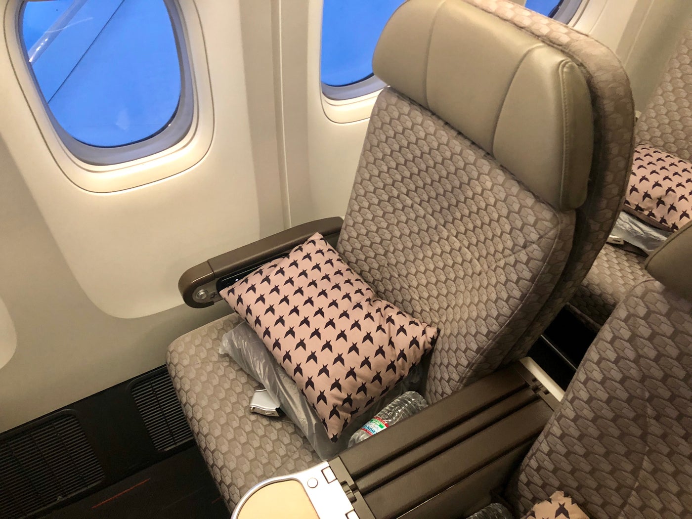 Review: EVA Air (777-300ER) Premium Economy From Taipei to JFK