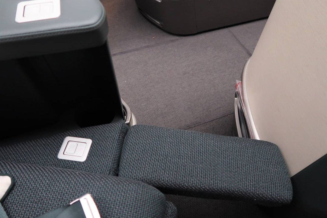 Review: Cathay Pacific business class on the A350-900, HKG to EWR - The ...