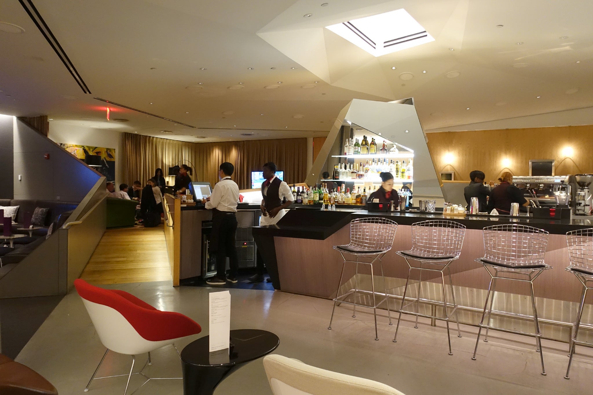 Choose this, not that: EWR Priority Pass lounge edition - The Points Guy