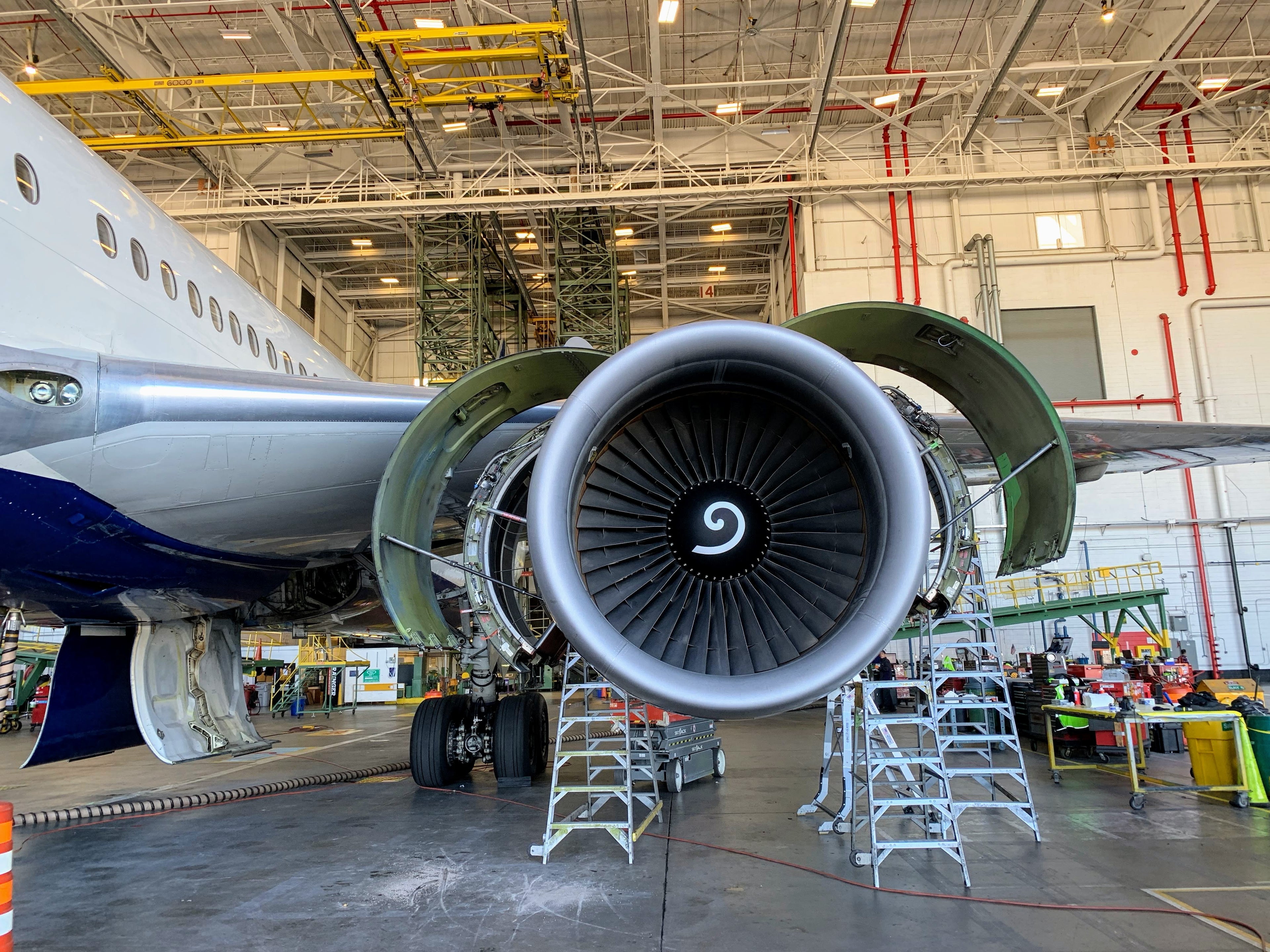 Delta Hangar - Engine Repair