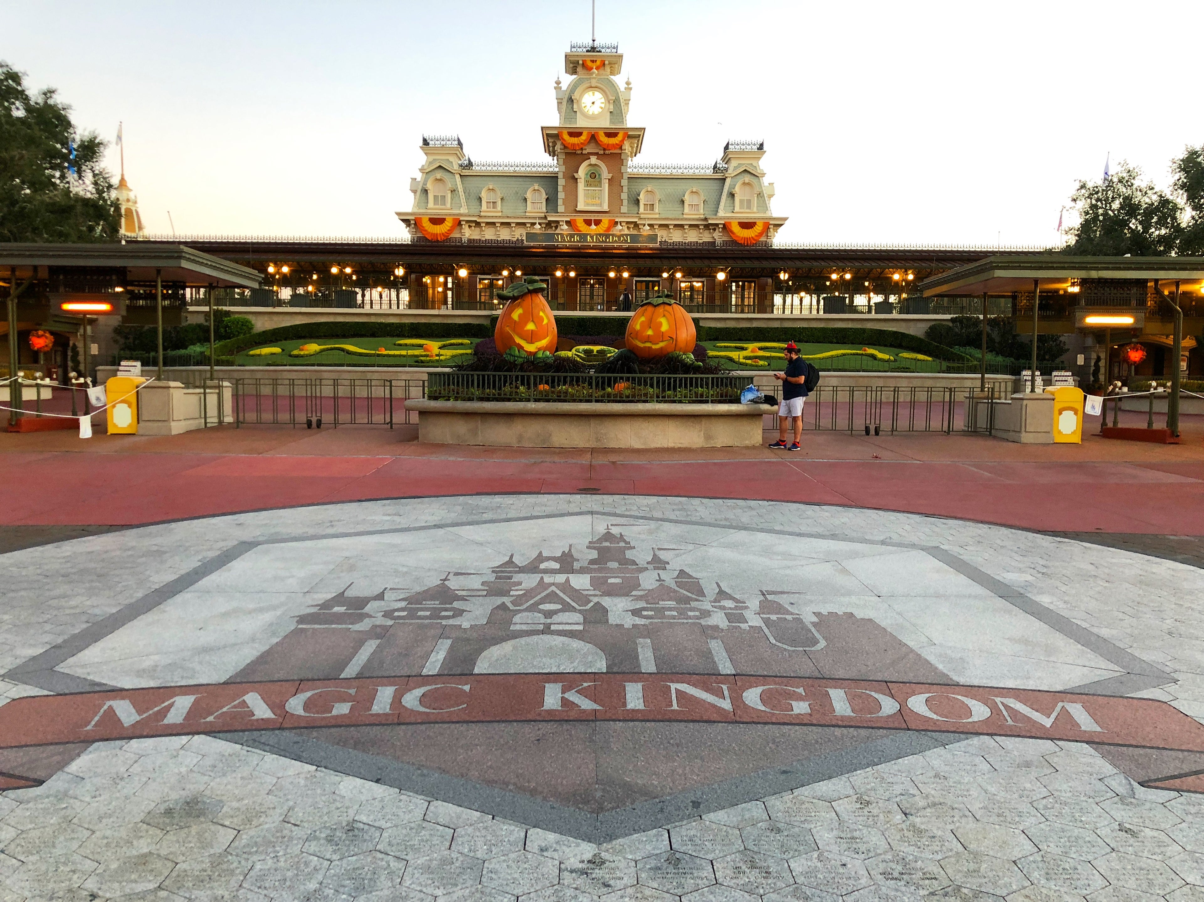 Disney World Morning Entrance