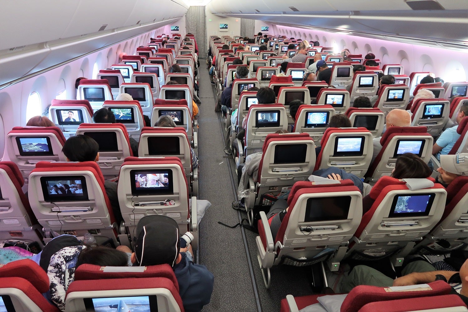 Hong kong airlines store cabin baggage