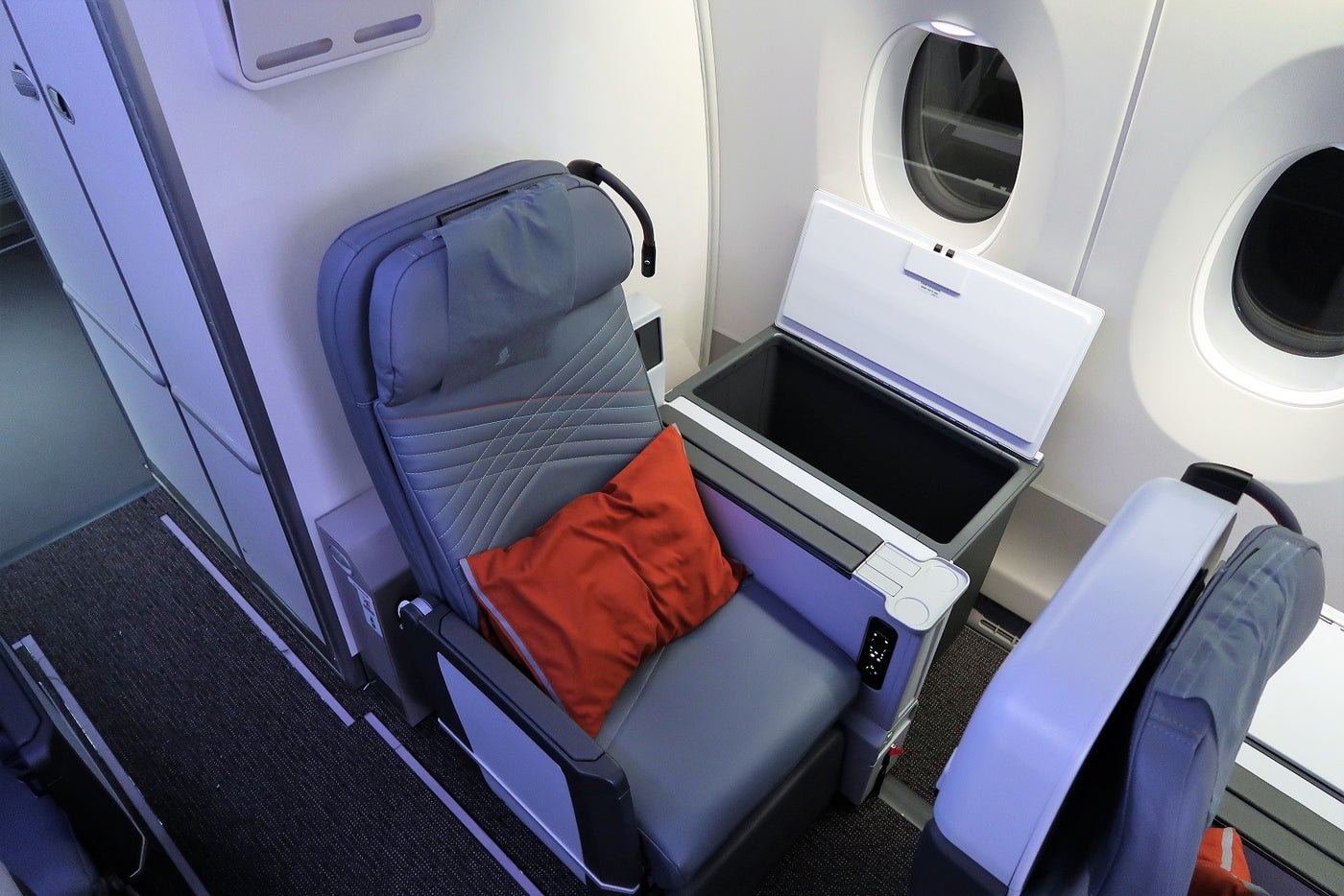 Best and Worst Seats in Premium Economy on Singapore's A350900ULR