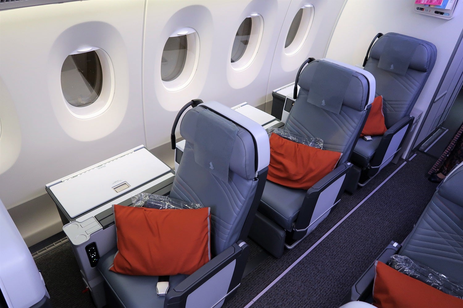 Singapore Airlines SQ22 inaugural - premium economy solo seats