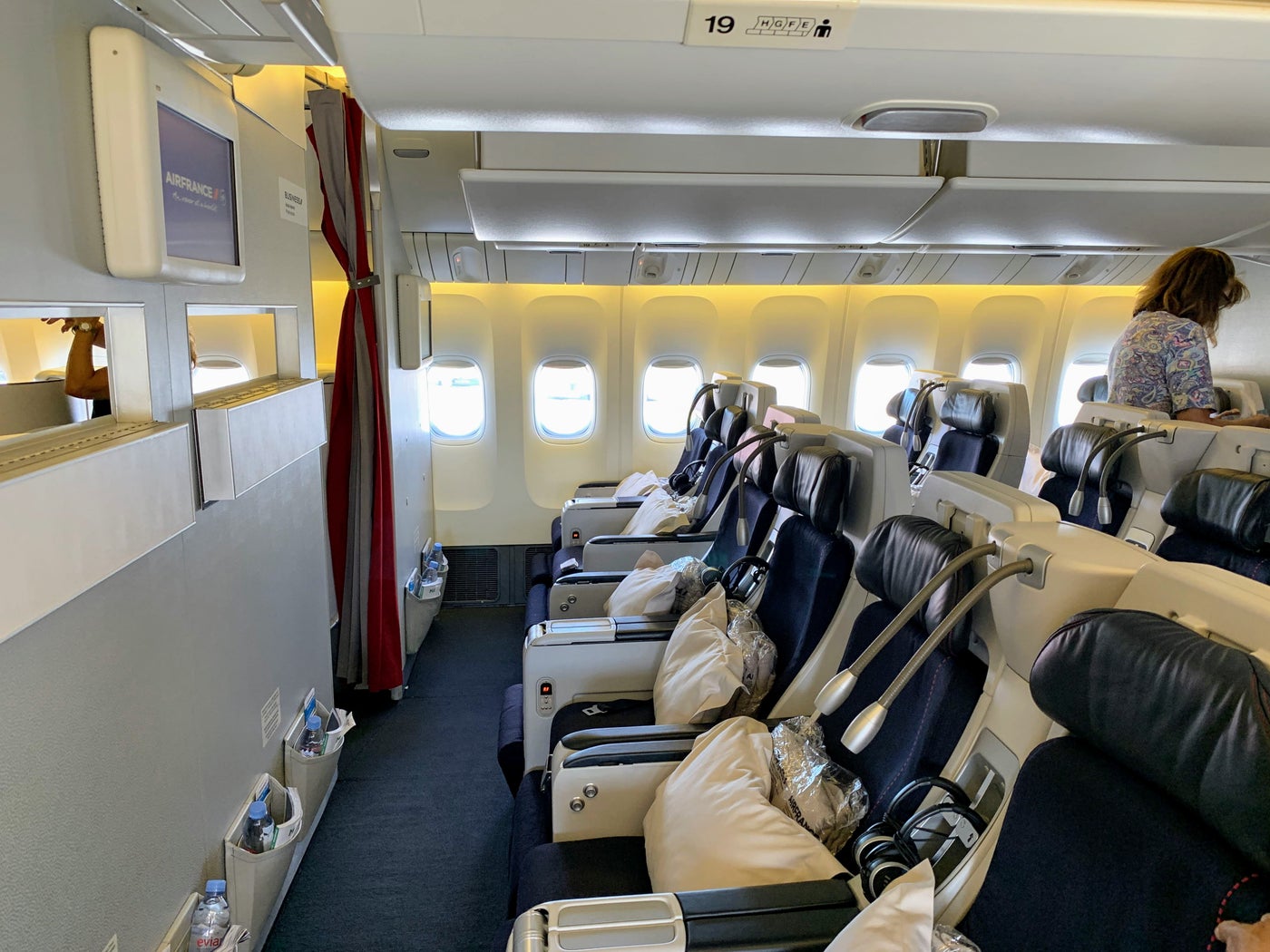 Review: Air France A350 Business Class - Live and Let's Fly