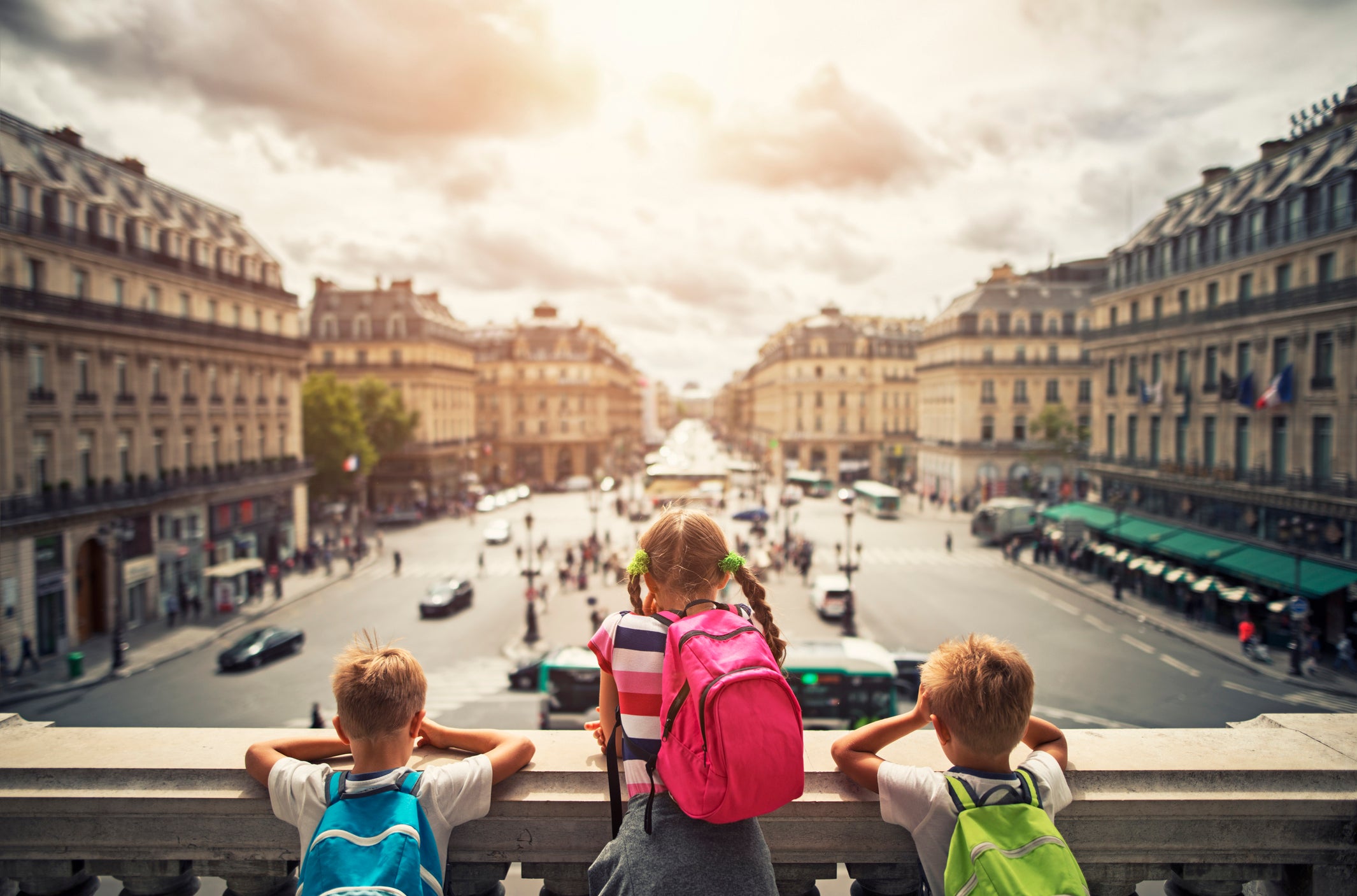 Kid tourist visiting paris