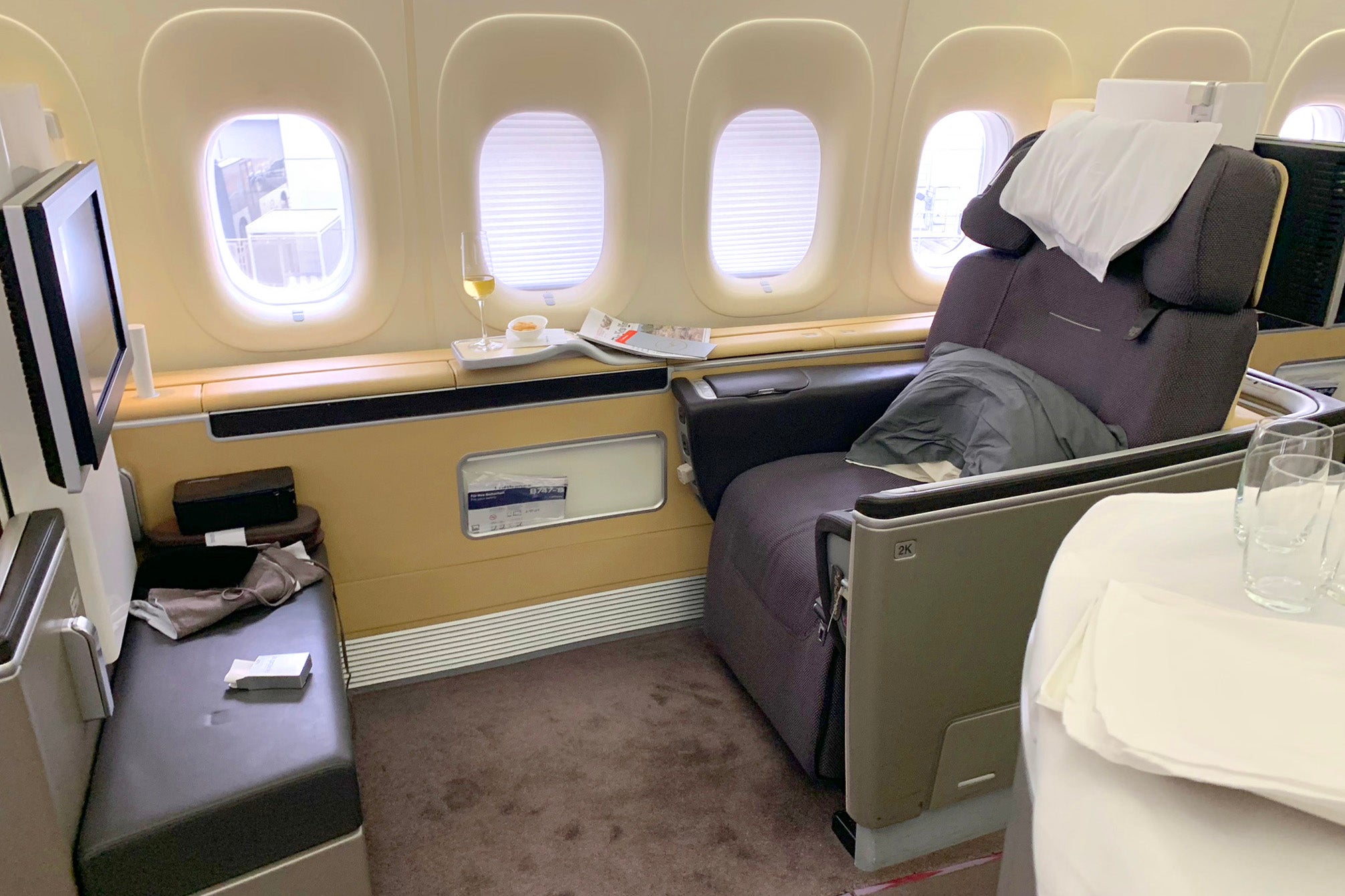 Lufthansa First Class 747-8 FRA-JFK Review ZH