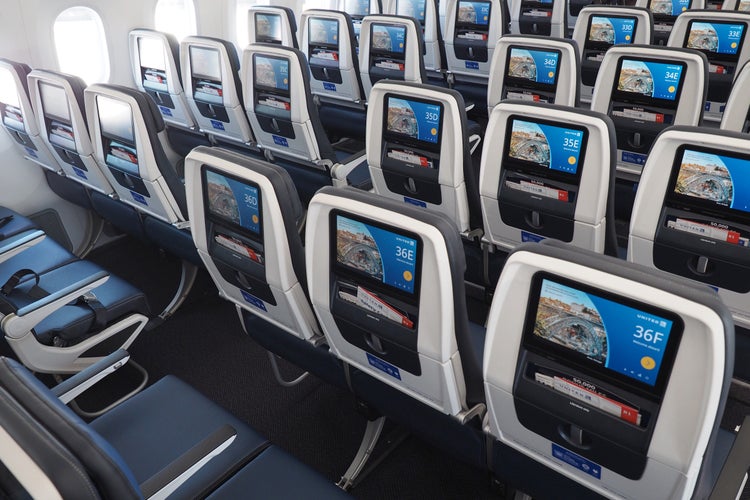 United gives customers more time to use travel vouchers and flight ...