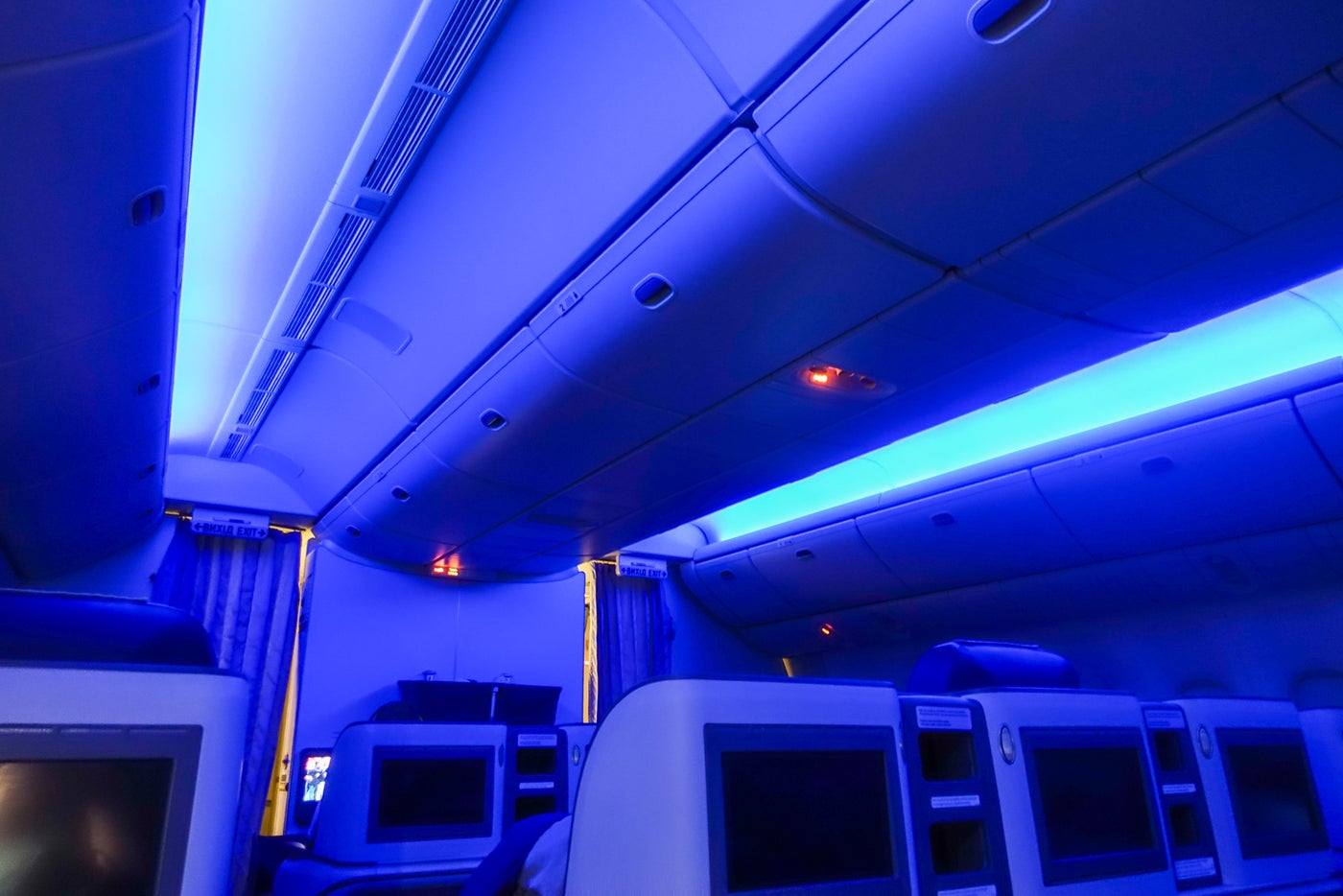 Review: Ukraine International Airlines (777-200ER) in ...