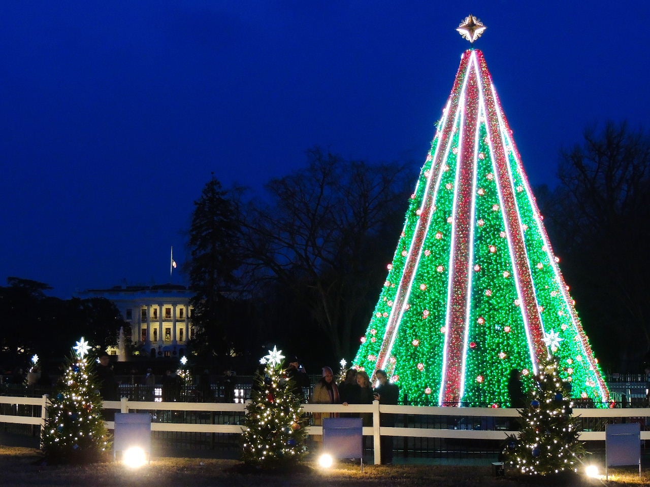 visit the white house at christmas