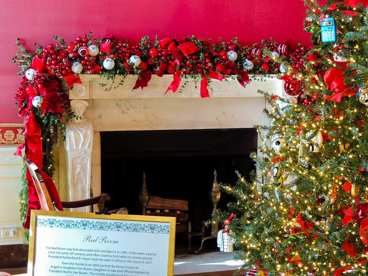 white house tours christmas