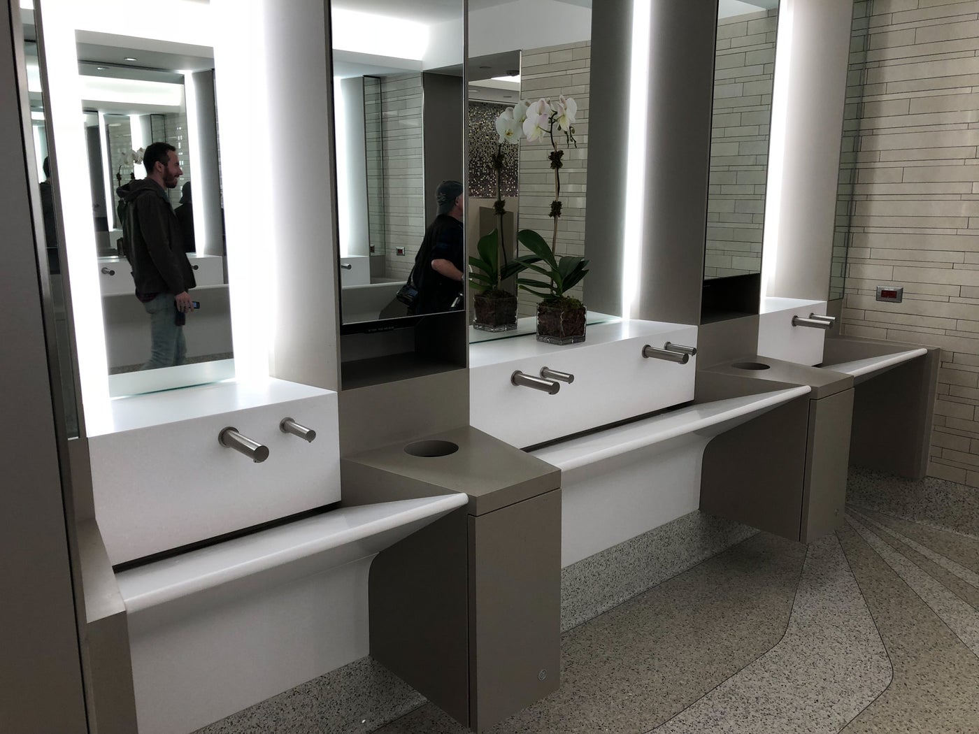 Review LaGuardia's New Terminal B