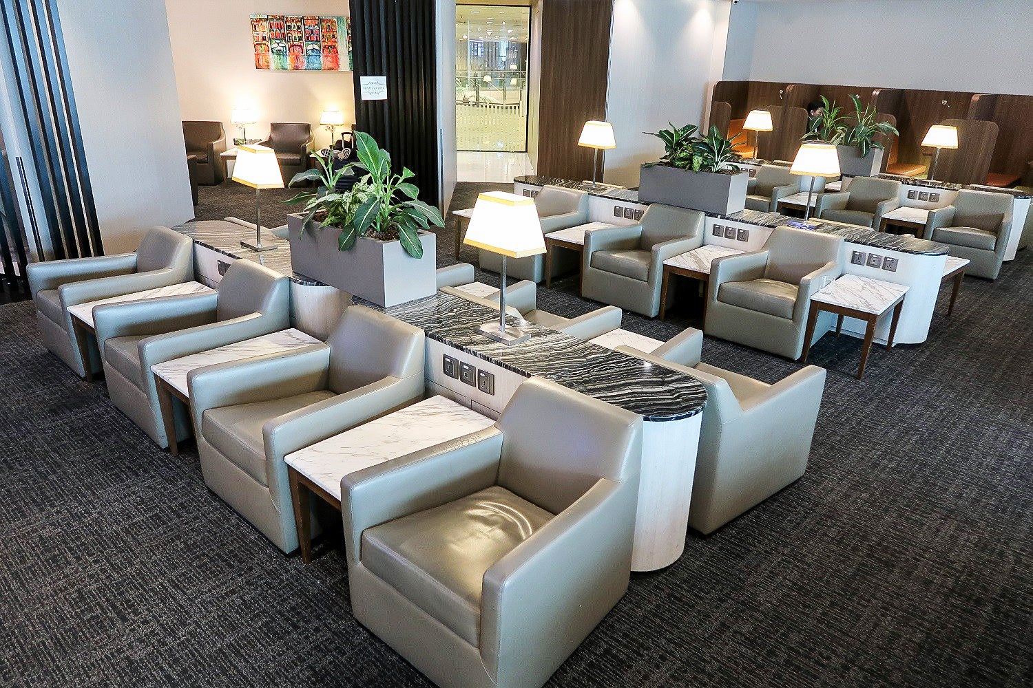 sats-lounge-t2-sin-seating