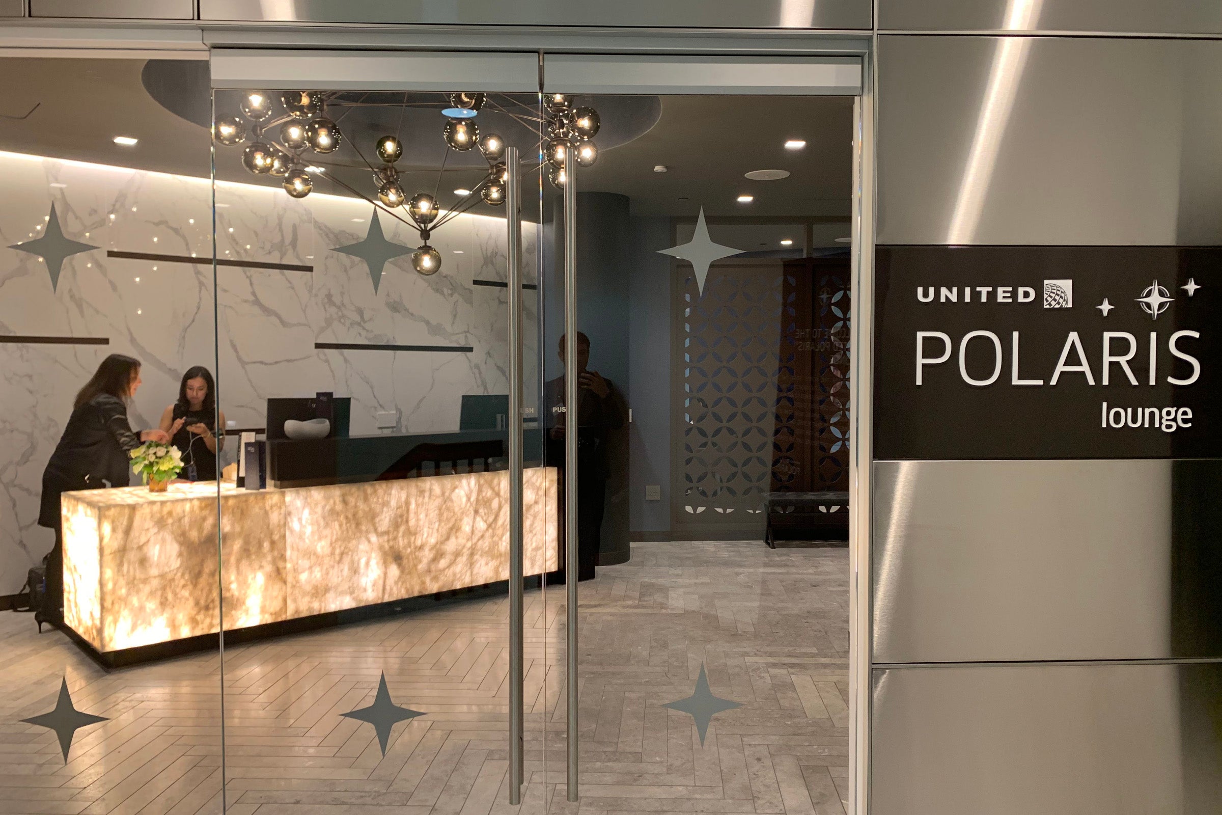 United Polaris Lounge LAX Preview ZH