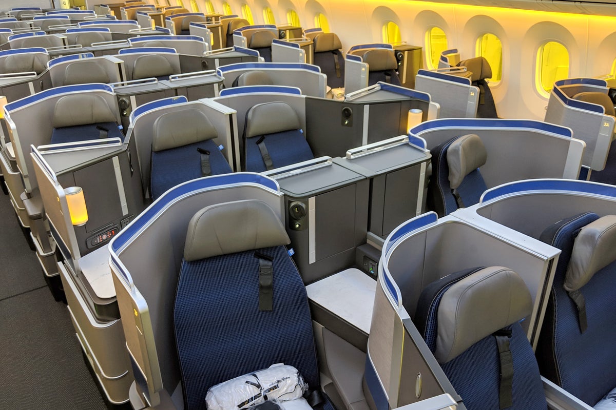 United to Start Retrofit of Old 787s With New Polaris Seats - The ...