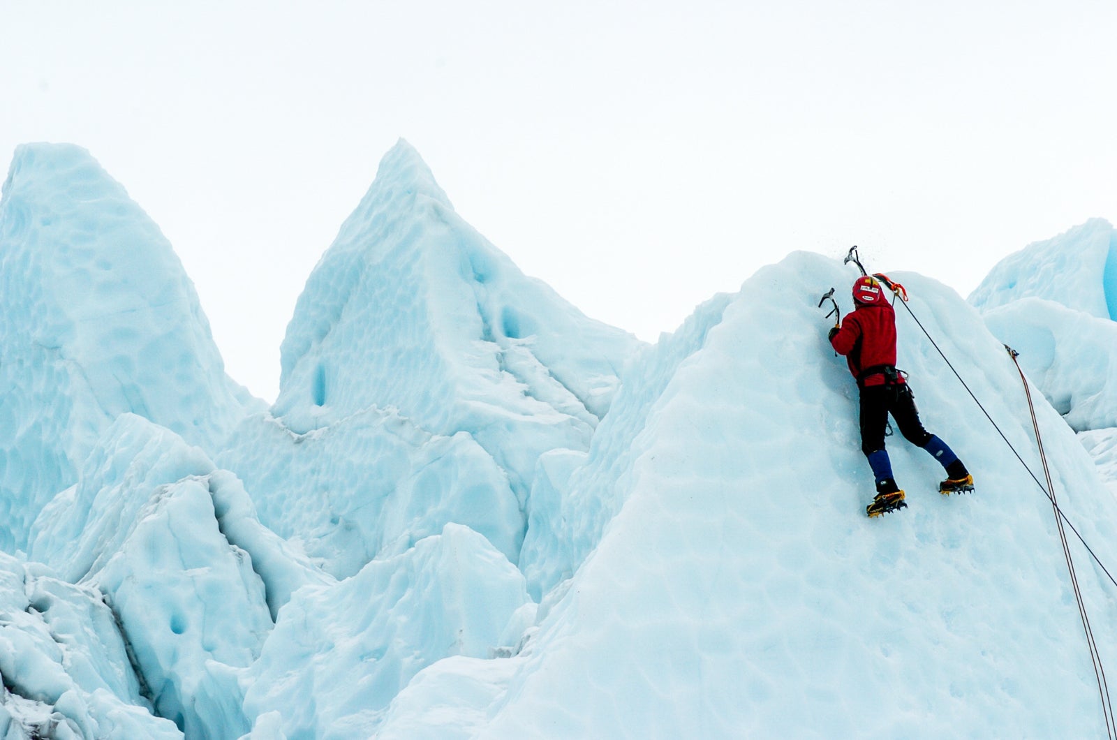 ice climbing_robert-baker-522731-unsplash