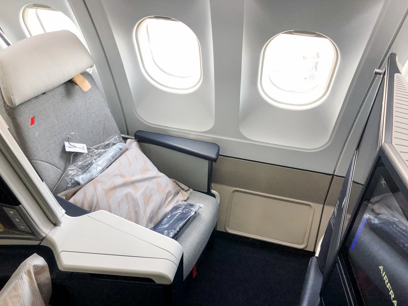 Review: Air France's New Business-Class Seat on the A330 CDG-IAH - The ...