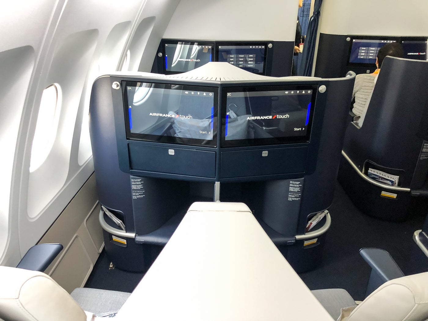 Review Air France's New BusinessClass Seat on the A330 CDGIAH