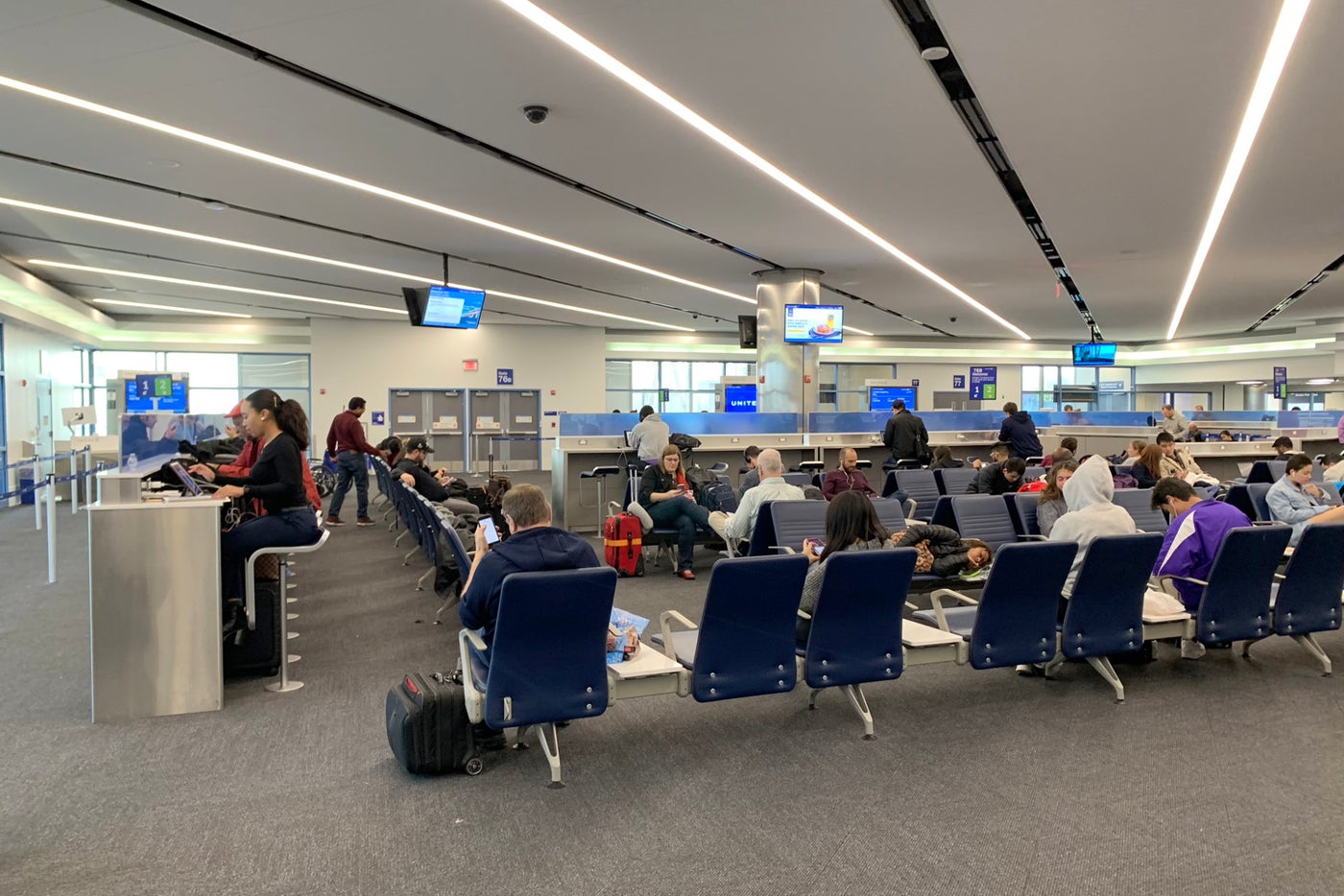 United 757300 First Class Review From LAX to Chicago