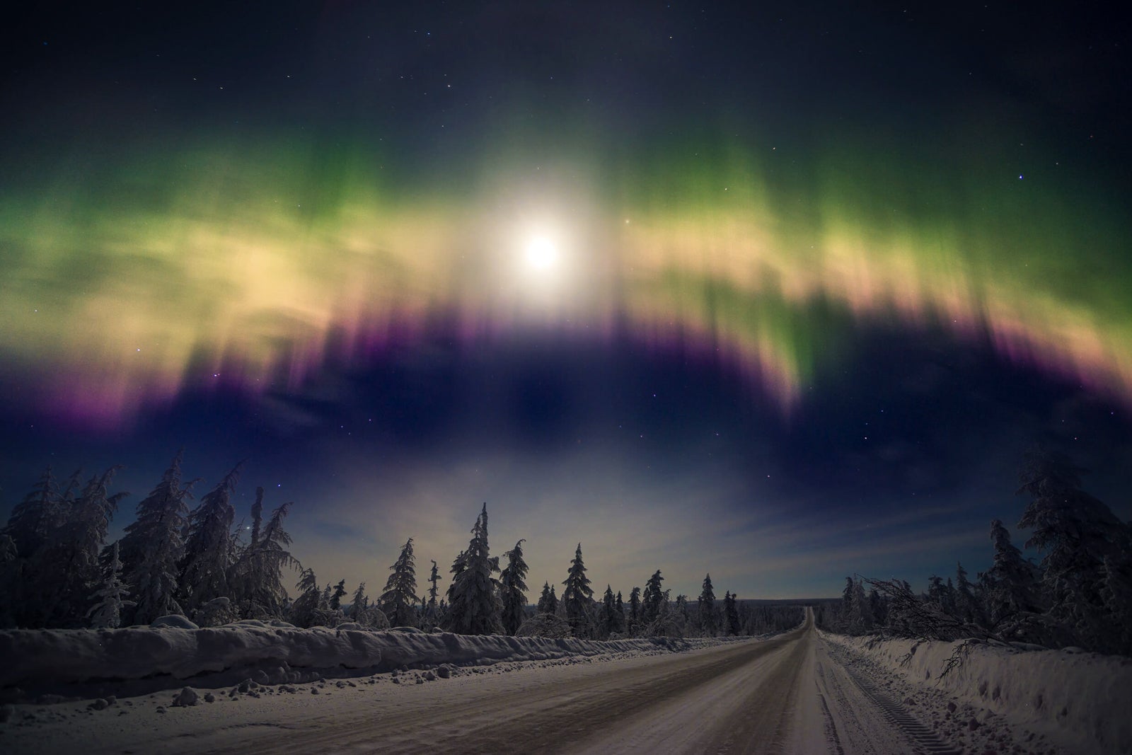Northern-Lights-Full-Moon_courtesy Off the Map Travel-2