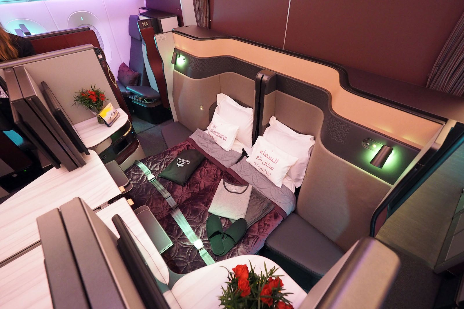 The ultimate guide to Qatar Qsuites - The Points Guy