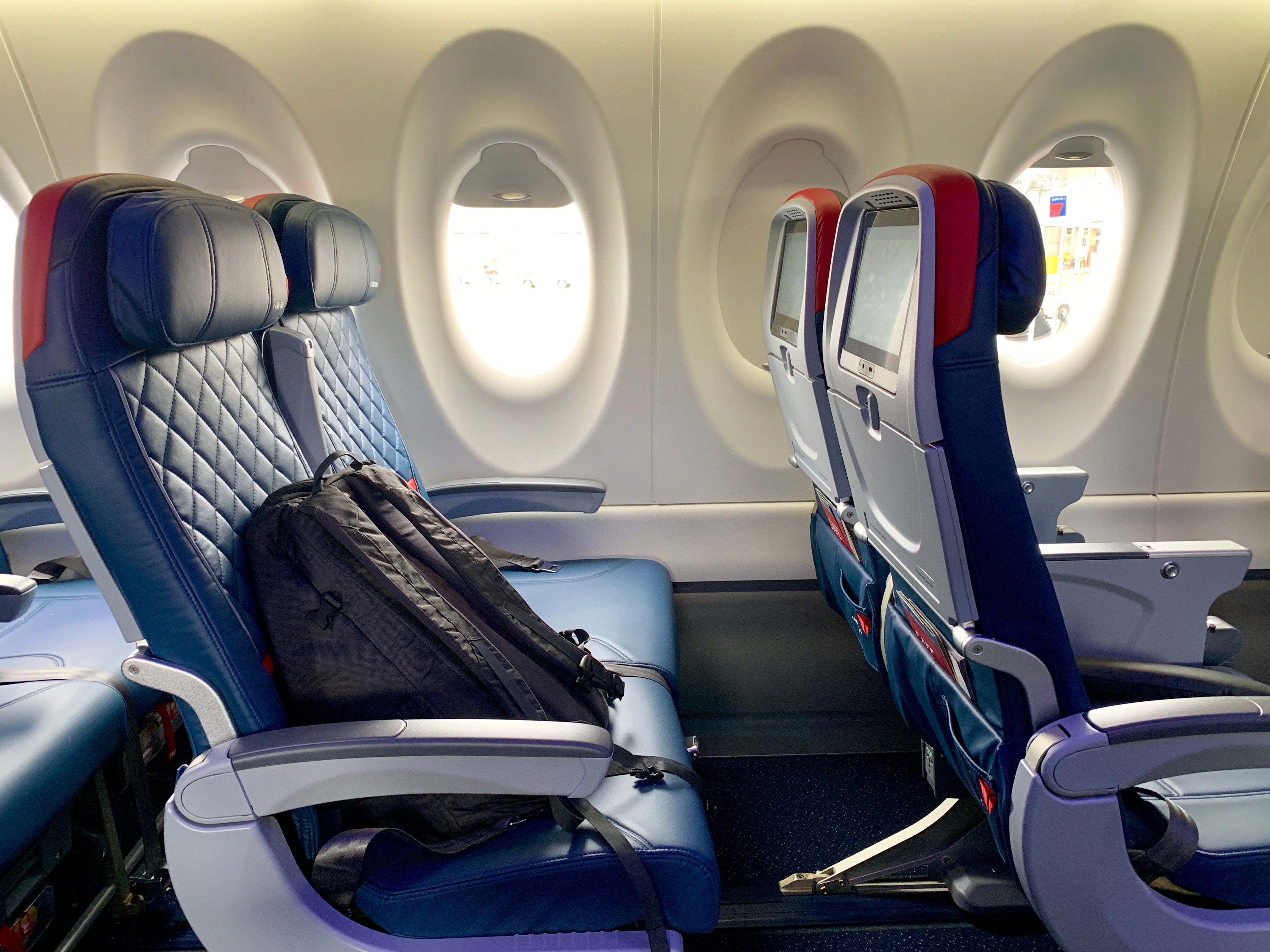Review of Comfort+ on Delta's Airbus A220, New York to Dallas - The Points  Guy