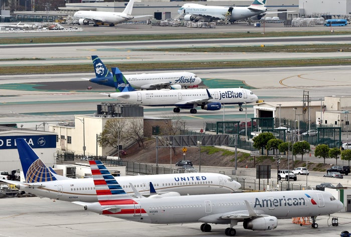 American Airlines, United, Alaska and JetBlue planes at LA, March 2019 (Photo by Alberto Riva/TPG)
