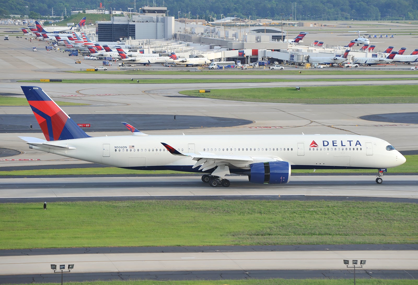 Delta Airbus A350 at ATL
