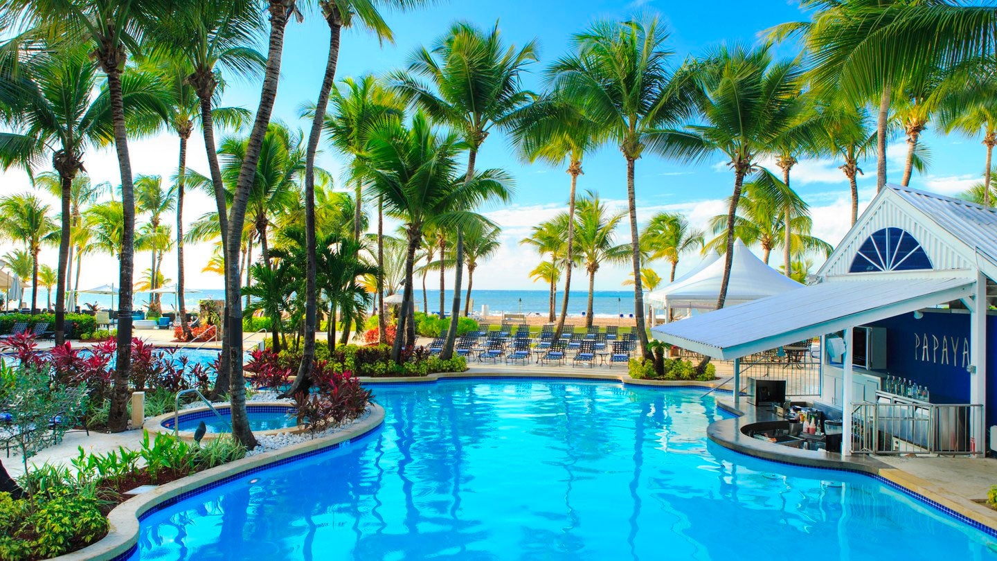 Courtyard-Isla-Verde-Beach-Resort-pool