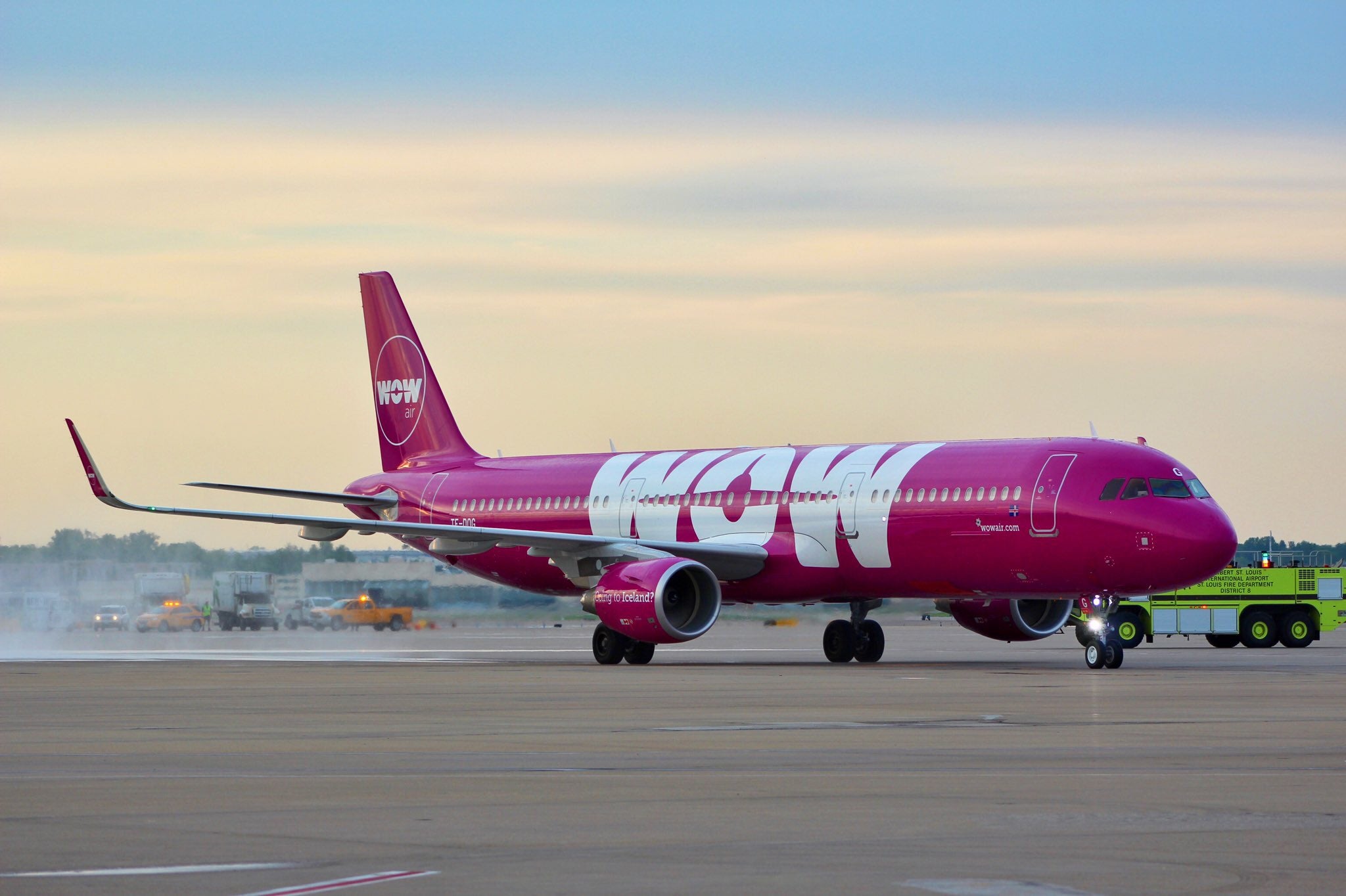 WOWair Airbus A320 at St. Louis-Lambert International Airport (STL) (Image by Max Prosperi/The Points Guy(