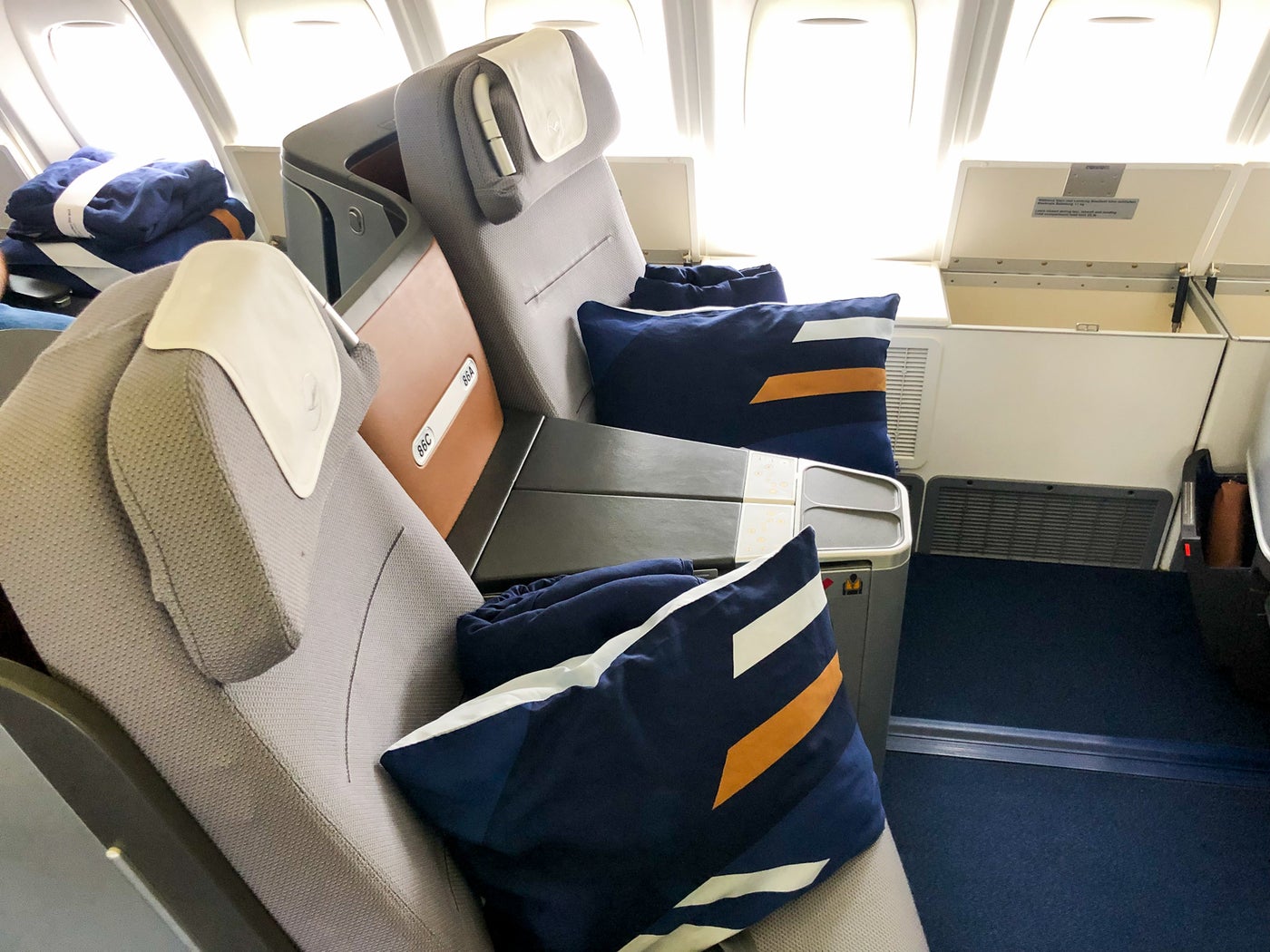 Lufthansa Business Class 747 8 Review Jfk To Frankfurt