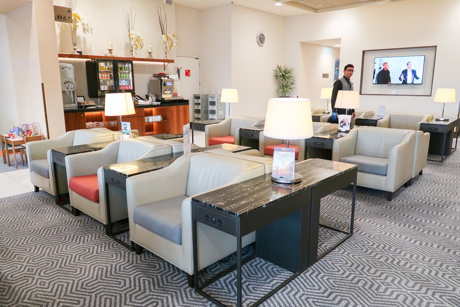 Singapore Airlines reopens its Terminal 2 lounge at London Heathrow