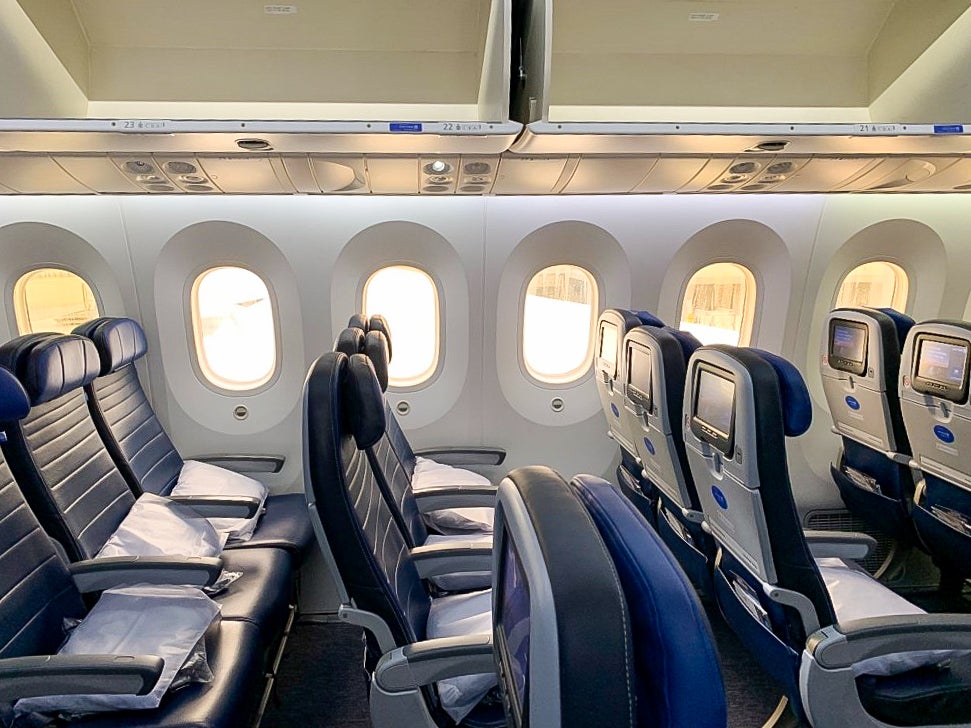 Family Flight Review: United's 787 in Economy Plus Between DC and Paris -  The Points Guy