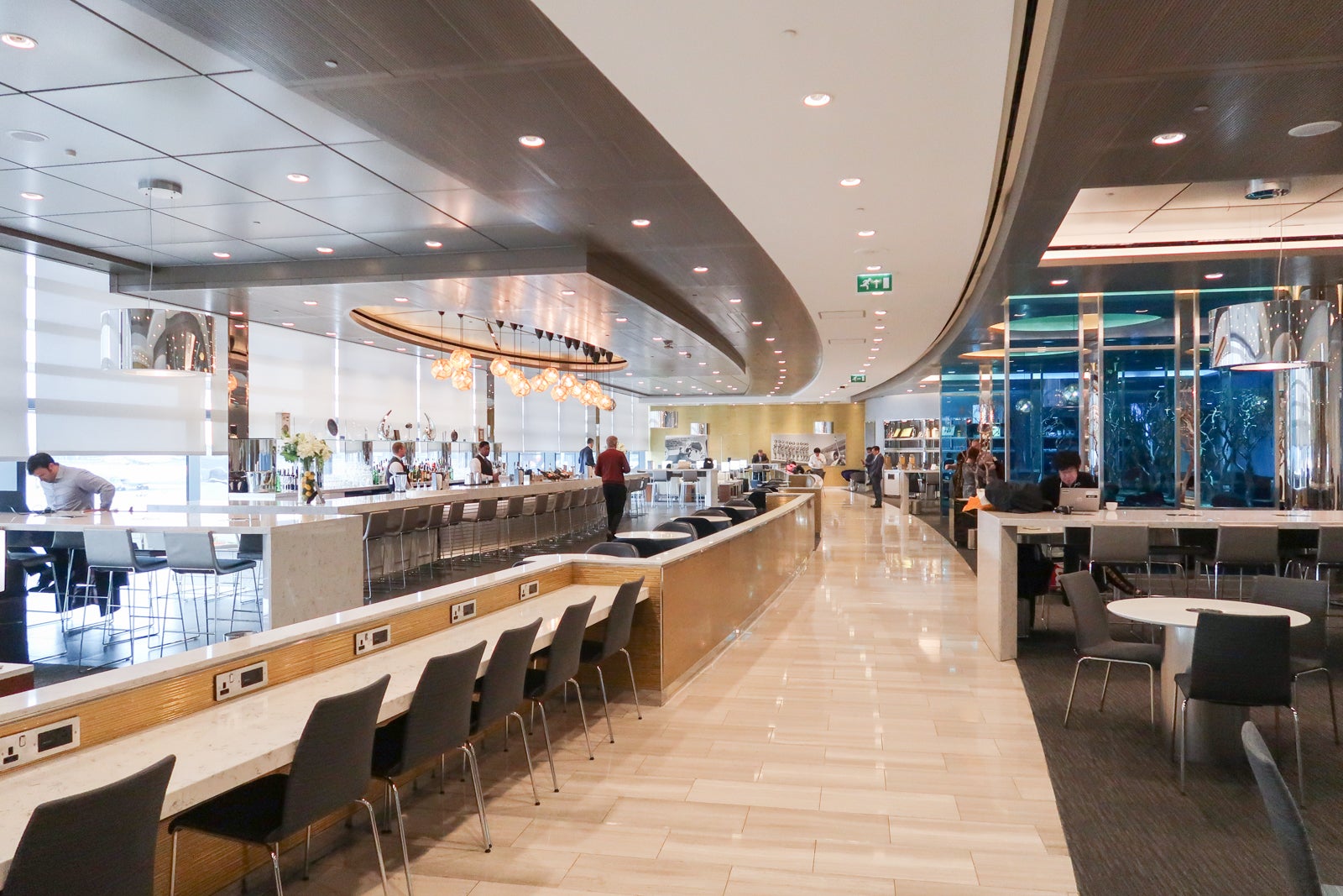United Club guide: How to get access and more - The Points Guy - The Points  Guy